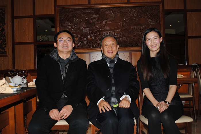 人大外事委员会主任李肇星与瑞士侨界代表朱文彬程心仪亲切合影