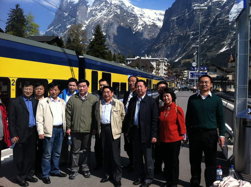 与山西省委书记袁纯清及农业部副部长在瑞士留影